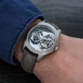 Đồng hồ có lịch trăng chuẩn xác đến năm 2147