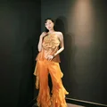 Lan Khuê mặc mốt hở nội y