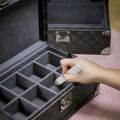 ‘Khai mở’ những chiếc rương độc đáo của Louis Vuitton