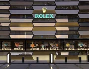Có gì bên trong cửa hàng đồng hồ Rolex lớn nhất thế giới