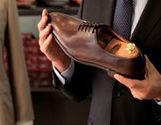 Cách chọn màu giày phù hợp với suit nam