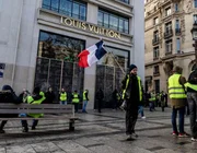 Năm 2019: Còn bao nhiêu người mua Gucci, Louis Vuitton hay Chanel?
