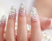 Những mẫu nail đẹp lung linh dành cho mùa thu 2021