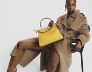 Fendi Peekaboo trở lại với “lớp áo mới”