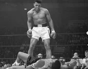 Các bức tranh do Muhammad Ali vẽ được bán với giá hơn 21 tỷ VNĐ