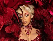 Nữ hoàng giải trí Cardi B biến hình ấn tượng tại Paris Fashion Week