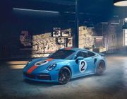 Khám phá chiếc Porsche 911 Turbo S với màu xanh cực độc mới về Việt Nam