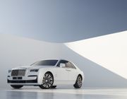 Chiêm ngưỡng hình ảnh Rolls- Royce New Ghost đi vòng quanh thế giới