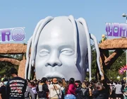 Travis Scott, Drake, Live Nation và Apple Music đối mặt với đơn kiện 750 triệu USD liên quan tới “bi kịch” Astroworld