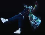 G-DRAGON tái xuất quảng bá mẫu giày Peaceminusone X NIKE Kwondo 1