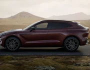 Chiếc Aston Martin DBX thứ hai về Việt Nam với màu sơn nổi bật