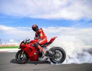 Ducati Panigale V4 2022 mạnh mẽ nhiều trang bị công nghệ hơn