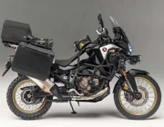 Honda Africa Twin có thêm "bản độ" chính hãng ngầu hơn
