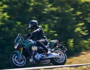 Moto Guzzi trình làng V100 Mandello 2021 tại triển lãm EICMA