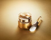 Mặt nạ tinh chất vàng 24K Precious Gold Vitality Mask của nhà Clé de Peau Beauté vừa ra mắt
