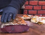 Thịt bò bọc vàng - món ăn đắt đỏ của đất nước Thổ Nhĩ Kỳ