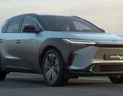 Xe điện Toyota - Cạnh tranh về giá thay vì quãng đường di chuyển