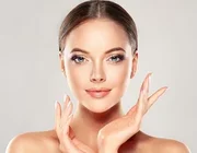 Típ dưỡng da hoàn hảo của mọi cô gái - 5 chai serum đạt hiệu quả cao