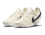 COMME des GARÇONS x Nike giới thiệu thiết kế sneaker Avant-Garde cao gót