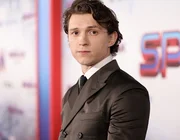 Tom Holland đã sẵn sàng để tạm biệt “Người nhện”