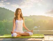 Xây dựng sức khỏe dẻo dai với "10 tư thế yoga dễ dàng" cho người mới bắt đầu