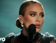 Vừa mới trở lại, Adele xác lập kỷ lục doanh số mới nhờ album “30”