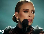 Vừa mới trở lại, Adele xác lập kỷ lục doanh số mới nhờ album “30”