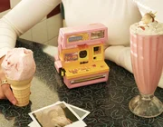 Polaroid Sunny 600 được “Barbie hoá” trong một phiên bản giới hạn vô cùng đặc biệt