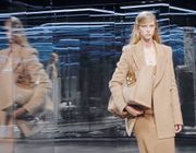 BST Fall Winter 2021/22 của Fendi: Bữa tiệc thời trang Thu Đông vô cùng lộng lẫy