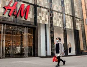H&M đứng trước làn sóng tẩy chay vì "thay đổi bản đồ online"