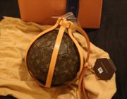 Louis Vuitton và những mẫu túi độc - lạ có 1-0-2