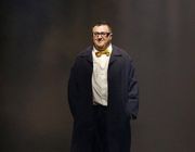 Nhà thiết kế thời trang danh tiếng Alber Elbaz qua đời vì Covid-19