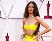 Các minh tinh Hollywood diện trang sức triệu đô trên thảm đỏ Oscar 2021