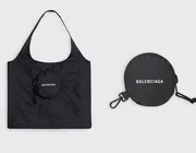 Đi chợ “cool ngầu” với thiết kế mới từ Balenciaga