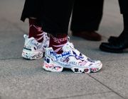 Nở rộ trào lưu "shoe-vesting" tại Hàn Quốc
