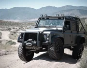 3 triệu USD để sở siêu xe Himalaya Defender tùy chỉnh & máy bay Turboprop Kodiak