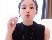 Bắt trend 4 thỏi son cho môi căng mọng từ Blackpink