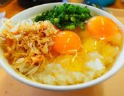 Điều gì đã khiến Tamago Kake Gohan - Cơm trộn trứng sống của Nhật trở nên cực kỳ nổi tiếng?