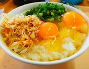 Điều gì đã khiến Tamago Kake Gohan - Cơm trộn trứng sống của Nhật trở nên cực kỳ nổi tiếng?