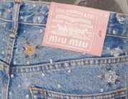 Miu Miu x Levi's - sự kết hợp “đáng yêu” nhất trong mùa hè 2021