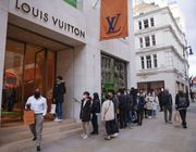 Louis Vuitton, Prada và Cartier liên minh dự án Aura Blockchain chống hàng giả