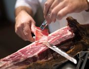 Đùi lợn muối - Món ăn kinh điển đến từ "đất nước hình chiếc ủng"