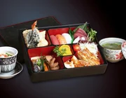 Du lịch Nhật Bản thời Covid qua những hộp cơm Bento