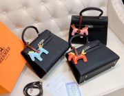 Mùa hè sành điệu cùng BST phụ kiện “chất lừ” từ nhà mốt Hermès