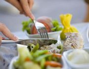 Cách ăn uống trong nhà hàng sang trọng mà bạn cần nắm rõ
