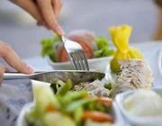 Cách ăn uống trong nhà hàng sang trọng mà bạn cần nắm rõ