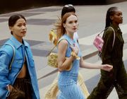 Fendi “nâng cấp” chiếc túi baguette cổ điển cho mùa hè 2021
