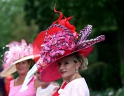 Những kiểu mũ ấn tượng ở lễ hội đua ngựa Royal Ascot