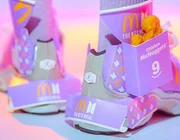 “Độ” sneaker chất lừ từ giấy gói bữa ăn BTS của McDonald