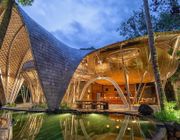 Khu nghỉ dưỡng toàn gỗ ở Bali